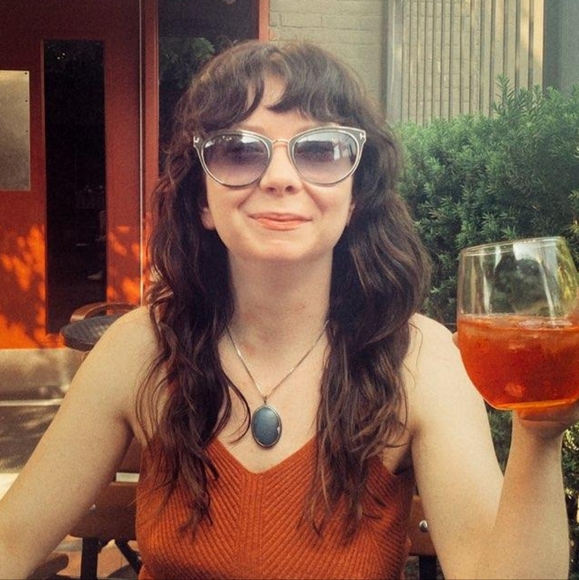 Meet your Posher, Abby - Picture 1 of 1